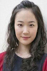 高滨俊子（秋山俊子）（黑木华饰演）