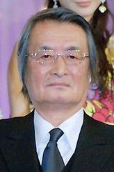 山崎努（山崎努饰演）