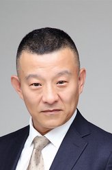 黑田（邓钢饰演）